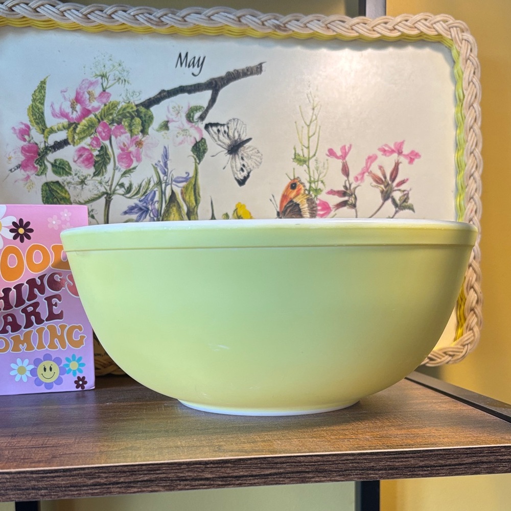 Pyrex Primary Yellow Mixing Bowl
